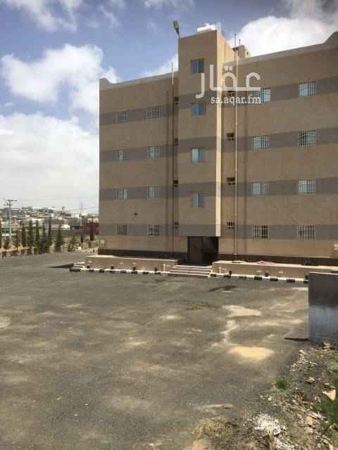 1539964 عمارة مكونه من ٤ أدوار بكل دور شقتين مكونه من ٦ غرف بالإضافة للمنافع وصالات التوزيع ومستودع بكل شقة
مخدومة بكامل الخدمات من ماء تحلية وكهرباء واتصالات وصرف صحي.
موقع العمارة مميز جددا في موقع صحي ومطل ومستقل ومتوسط بالقرب من جميع الخدمات والأسواق والاادارت الحكومية
تبعد اقل من 500 م عن مجمع الراشد مول وأسواق العثيم
بالقرب من ديوان المراقبة والخدمة المدنية وشركة الكهرباء وجامعة الملك خالد.