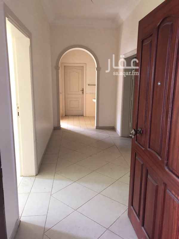 1559272 شقة في حي الربوه
مكونه من:
٦ غرف
٣ حمامات
غرفة غسيل
غرفه خادمه
مطبخ
صاله