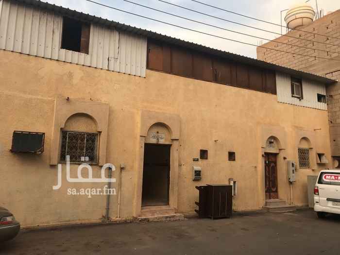 1482260 بيت شعبي مكون من شقتين الشقه الاولى 3 وصاله ودورتين مياه وفوقها سطح مقفل بزنك
الشقه الثانيه عباره عن دورين الدور الاول 3 غرف وصاله ودورتين مياه وفوق غرفتين وصاله كبيره مبنيه من جبسن بورد وعليها ديكور والبويا معتقه قريبه من جميع الخدمات مدرسة ابن زيدون ومدرسة البنات الخامسة والعشرون
للتواصل 0500068024
ابوفهد
