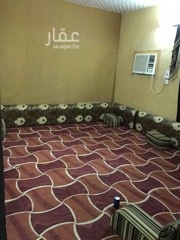 1054934 يوجد بالبيت مدخلين وحوش صغير دائري بالبيت وعداد كهرباء خاص وعداد ماء