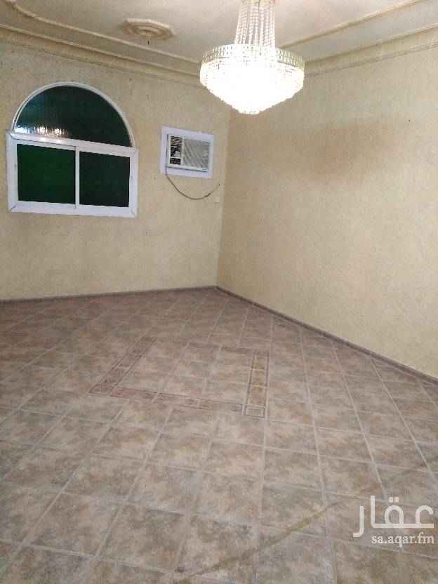 1469569 دور علوي ٣غرف نوم وصاله ومجلس ومقلط حي النهضه مدخل واحد مجدد
