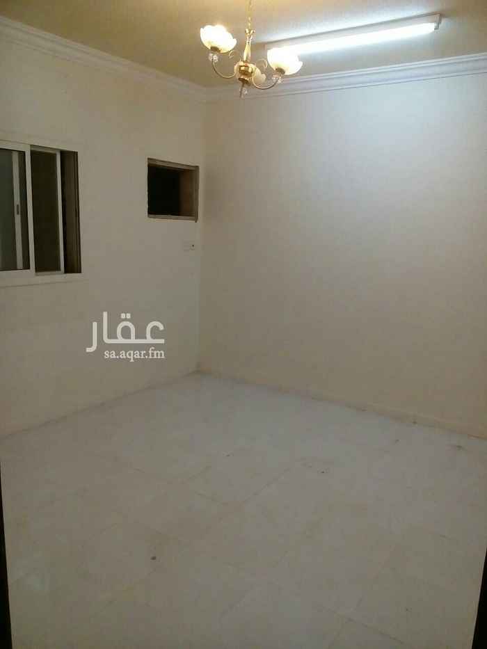 1762343 شقه ملحق مع السطح كهرباء مستقل 4غرف وصاله