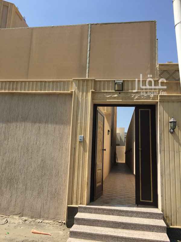 1732445 4غرف وصاله ومستودع وحمامين
مدخل خاص
غاز مركزي
يوجد بعض الاثاث