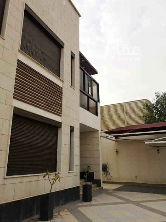 1622035 قبو على مساحة الأرض مكون من صالة ومطبخ مصغر ودورة مياه وصالة رياضية
الدور الأرضي استقبال بمجالس كبيرة ومطبخ ومسبح
الدور الأول أربع اجنحه كل جناح بدورة مياه
الدور الثاني غرفة خادمة و مستودع و غرفة نوم إضافية و سطح ممكن استغلاله،نظام مراقبه متكامل، شتر ، رخام، تكييف مخفي
القبو: 207.72 متر
الدور الأرضي: 215 متر
الدور الأول: 249 متر
الدور الثالث: 124 متر