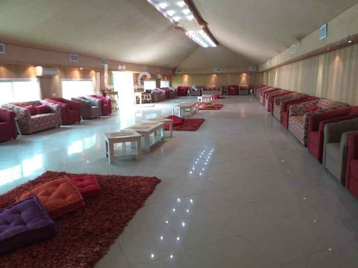 1580870 استراحة ( ريتال ) الرياض حي الرمال قسمين للايجار باليوم /بالشهر /بالسنة ..للمناسبات العائلية يوجد فيها نطيطة هوائية اطفال مؤثثة بالكامل السعر يختلف على حسب رغبة المستأجر أغرض الطبخ والتقديم .. وحسب الايام والمناسبات ... فيها مكان رذاذ يلطف الأجواء الصيفية الحارة