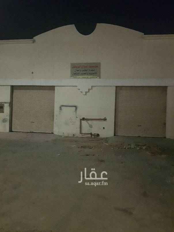 1664228 مستودع عدد ٢ كل مستودع مساحة ٣٠٠م +غرف عدد ٨