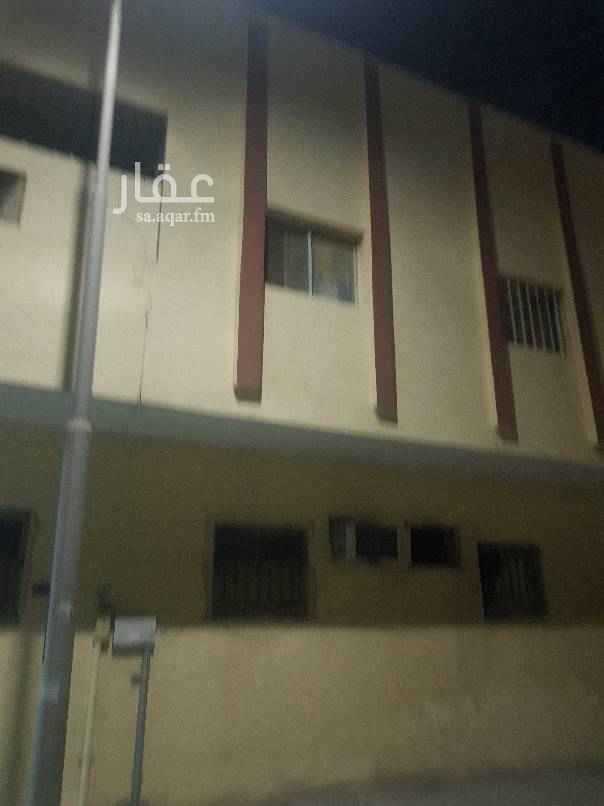 1758976 شقه تتكون من غرفتين وصاله ومطبخ ودوره مياه الثقبه شارع تبوك تقاطع ٨