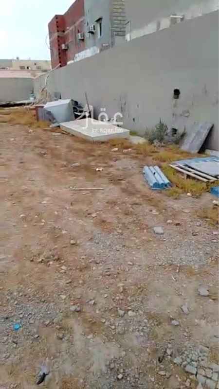 1566293 للارض الواحده ٣٠الف ارض مساحتها ١٥٠٠مترمقسومه ارضين حوش محوط فيها كهرباء وخزان مويه كوقعها ممتاز قريب من المدينه تنفع ايجار مستودع او شاليه او مخازن كبيره السعر قايل للتفاوض