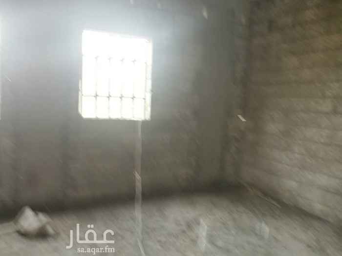 1460093 دور مؤسس ثلاث شقق حي المهديه المساحه ٤٥٠ اسعر ٩٣٠