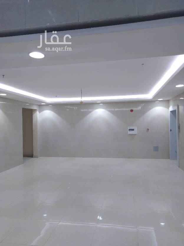 1459702 للبيع عماره تجاريه بطريق انس بن مالك
مساحتها ٣٥٠٠م
متكونه من معارض ومكاتب
السعر بيكون في تفاوض للصامل ان شاء الله