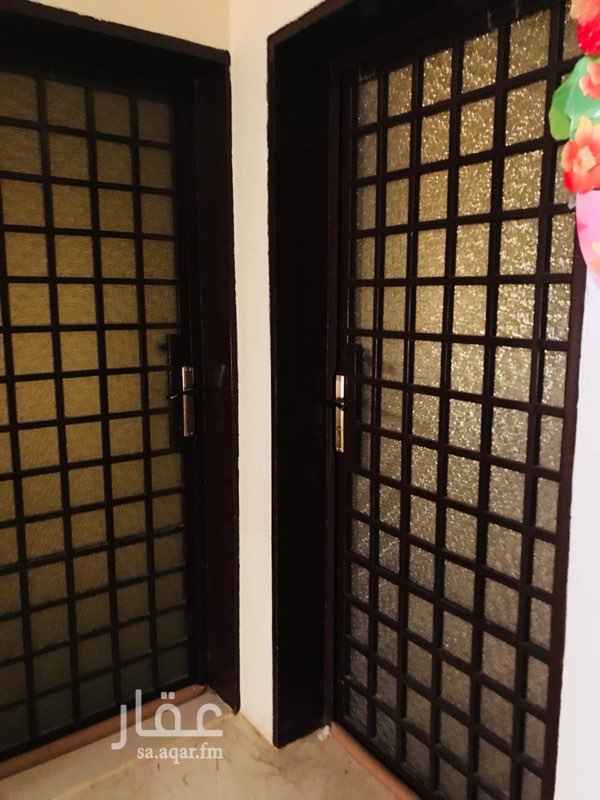 1207750 شقه للايجار بحي المنتزه خلف العثيم مول قريبه من مستشفى الملك سعود وكليات البنات .. الموقع مميز وقريب لجميع الخدمات ونافذ ع طريق عثمان بن عفان وطريق الملك سعود وطريق الامير سلطان طبعا الشقه بمدخل مشترك وتتكون من مجلس ومقلط وصاله ومطبخ وغرفتين نوم ودورتين مياه طبعا التكييف راكب سبيلت من شركه lg والمطبخ راكب
وصلى الله ع نبينا محمد .. والله الموفق