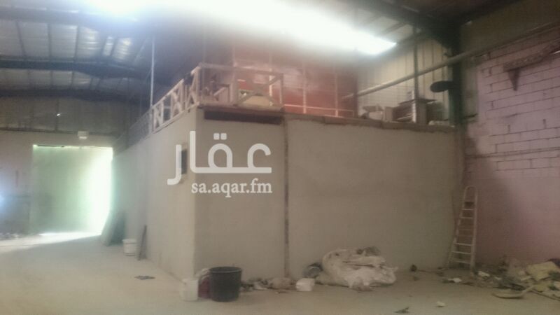 1366920 مستودعات عدد 2. مساحة الواحد 650. المساحة الإجمالية 1300.
جميع التراخيص متوفرة، ويوجد عداد كهرباء مستقل لكل مستودع. وخزان ماء كبير.
يوجد غرف للنوم و مكتبين ودورات مياه.
الموقع حي المناخ