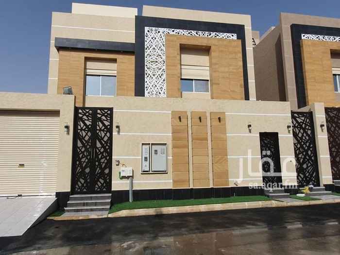 1584455 الجزء الخارجي: غرفة سائق, قراج, ملحق.
الدور الارضي: مجلس, مقلط, صالة, غرفة كبار سن, مطبخ, غرفة خدم.
الدور الاول: جناح نوم رئيسي, غرفتي نوم, دورة مياه.
الدور الثاني: غرفتي نوم, دورة مياه.
الشقة: مجلس, صالة, مطبخ, 4 غرف نوم.