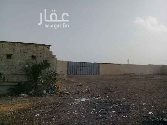 908043 حوش على شارعين يوجد سكن عمال ومكاتب ادارية