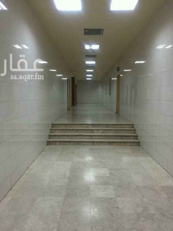 1279237 شقة عوايل للايجار بشارع سلام مقابل بوابة 5 بأسعار منافسه جدا جدا
3 غرف + صاله + حمامين + مطبخ + يوجد مصعدين للعماره
فاتوره المياه يتحملها المالك
قيمة الايجار السنوى 15000
للتواصل أ/ سلطان
جوال / 0554087771
0506488085
* السعر:15000 ريال /سنوي .
* يتوفر مطبخ .
* عوائل فقط .
* 2 مصعد .
* 3 غرف .
* 1 صاله .
* 2 دورة مياه .
* يوجد حارس للعماره .
للتواصل أ/ سلطان
جوال / 0554087771
0506488085