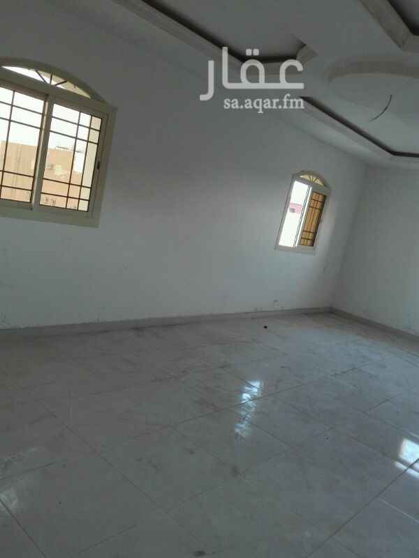 1291386 العمارة ثلاث أدوار والسطح الدور الرابع الباقي من الادوار للايجار الدور الثالث مستقل بمدخلين للشقة يوجد تأسيس غاز