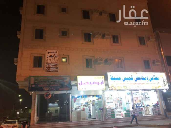 1552033 محل علي مساحة ٦٠ متر تقريبا يقع في وسط شارع حرض التجاري