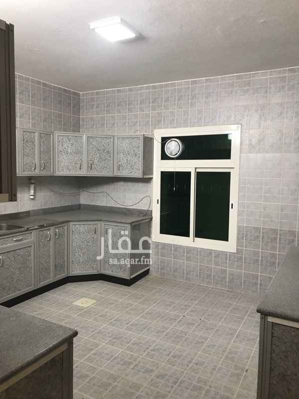 1675217 فلا للايجاربحي الياسمين دبلكس درج صاله شارع20شرقي مستخدمه نظيفه مكونات الفلا مدخل سياره ملحق خارجي حوش كبير مجلس مقلط صاله مجلس نساء مطبخ مستودع الدورالعلوي 4غرف منها غرفه ماستر السطح غرفتين وغرفه غسيل مطبخ مكيفات راكبه اسبلت الايجار((90000)))دفعتين