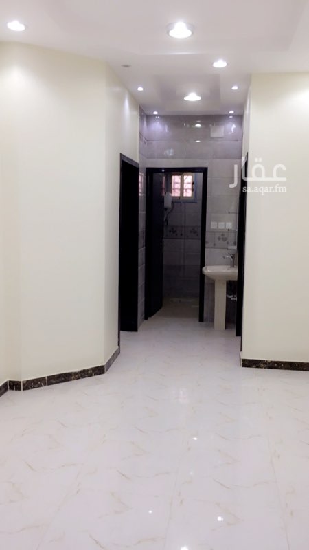 1538699 السلام عليكم ورحمة الله وبركاته
اسعد الله صباحكم بكل خير
يوجد شقه للايجار مخطط الموسى شرق خ مشيط
الشقه دور ثالث جديده
مكونه من (4 غرف وصاله ومطبخ و2 دورات مياه )
تشطيب فاخر وحديث
لا يوجد اصنصير
الماء + الكهرباء مستقل
الدرج مشترك معا شقه واحده
يوجد سطح خاص للشقه
لمن لديه الرغبه في الايجار التواصل معا الجوال المتواجد اخر الاعلان