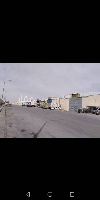 1500525 مستودع للايجار يوجد فيه ثلاجه تبريد تجميد ومكاتب إستقبال العملاء و دورة مياه وكهرباء وكمرات مراقبه مجهز بالكامل مساحته٦٥٠م الايجار السنوي ب٢٠٠الف الموقع العزيزيه شارع الشباب خلف كودو