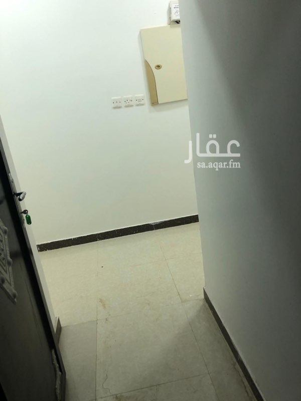 1689569 السلام عليكم شقه عزاب مكيفات سبلت مطبخ راكب
عباره عن غرفتين كبير وصاله ومطبخ مستقل ودوره مياه اجلكم الله
الايجار شهري شامل كهربا وماء ...