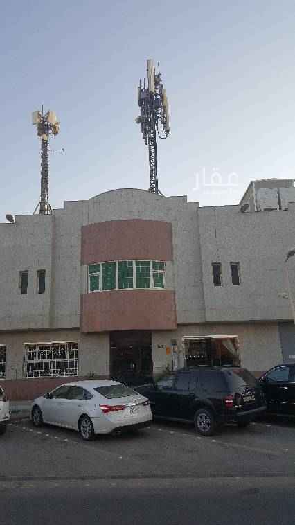 1637509 ايجار عمارة سكنية ثلاث ثلاث ادوار حي النهضة المساحة ٩٥٠متر
عدد الشقق ١٤ شقة ٧ شقق غرفة ومجلس ومطبخ واثنين دورات مياه
٧شقق غرفتين و مجلس وصالة ومطبخ واتنين دورات مياه
يوجد في السطح ٢ برج شبكة اتصالات ١ موبايلي ١ STc
دخل البرجين فقط ١٠٠.٠٠٠ الف ريال ٢٠ سنة