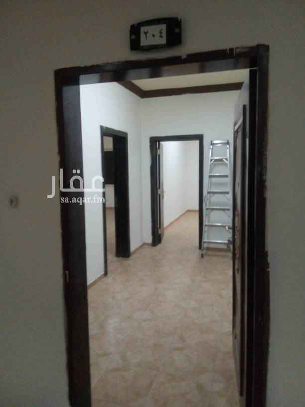 1693459 شقه في حي الملك فيصل شارع الامير سعود الكبير دور اول غرفه وصاله وحمام ومطبخ ومكيفات اسبلت راكبه الغرفه كبيره جدا للاستفسار الاتصال على الرقم 0592044400