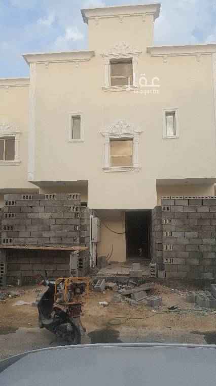 1414495 للبيع شقق تمليك ف ضاحية الملك فهد الدمام الشقه تكون من اربعه غرف غرفه منها ماستر الشقه الارضيه مع حوش ومجلس خارجي السقه الارضيه السعر 370 الف ودور الاول بي ٢٧٠
