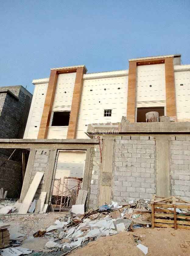 1687967 للبيع بالتقسيط والنقد فيلا درج صاله وشق علي شارعين زاوي 20و20 شامل الضريبه بحي العوالي كما اننا نتعامل مع جميع البنوك والسعر قابل للتفاوض البسيط