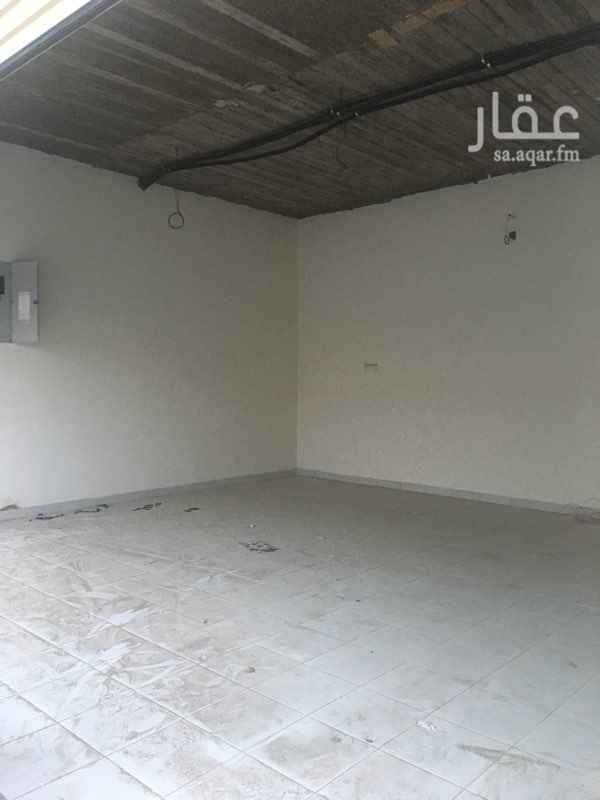 1659841 محل تجاري الموقع في أم الكتاد
مساحته ٥.٣٠ * ٥.٨٠
غير مشطب