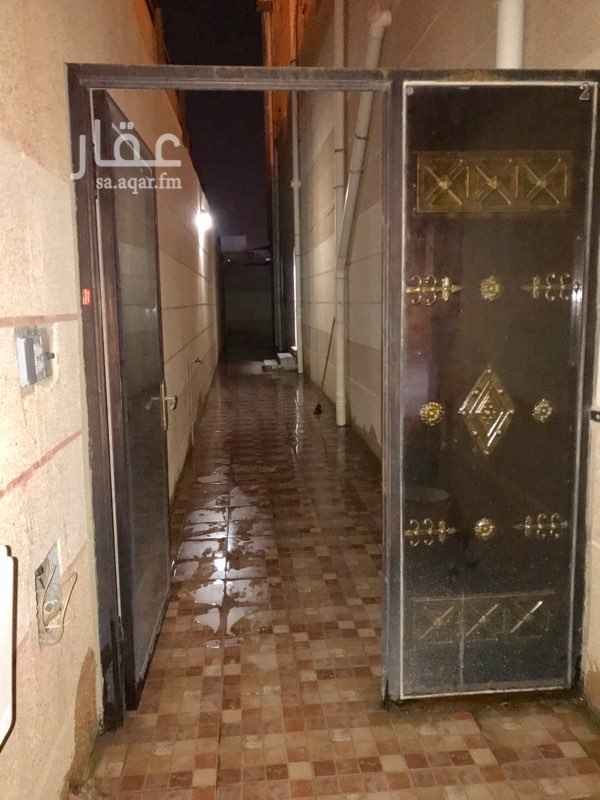 1291861 شقه دبلكس دورين كبيره ومرتبه
الدور الاول مجلس ومقلط وصاله ومجلس نساء ومطبخ وغرفه غسيل ودورتين مياه
الدور الثاني ٤غرف نوم وصاله و٣دورات مياه
—————-