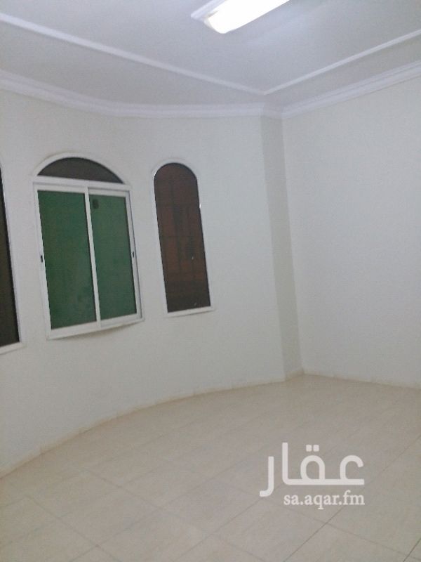 1504547 شقه ٣غرف وصاله مطبخ ودورتين مياه في الدورالثاني الذي فوق الارضي كهرباءمشترك الموقع حي الرمال خلف اسواق التوت بضبط