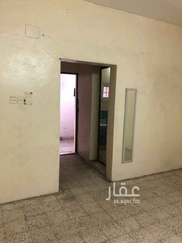 1740496 للإيجارغرفتين متجاورتين كل غرفة بمطبخ وحمام اكرمكم الله مساحة الغرفة أربعة في خمسة متر للإيجار الشهري العنوان:الحوية مخطط الدهاس مقابل القاعة الكبرى الأفراح على نفس الشارع المؤدي إلى الدهاس و إلى مستشفى النهضة استعمال سكن عمال فقط. السعر 300 ريال للغرفة الواحده.للتواصل.
جوال/0559977678