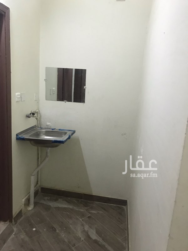 1583093 غرفه وحمام ومطبخ عزاب الايجار شهرى ٨٠٠ ريال شامل الماء والكهرباء وبها مكيف