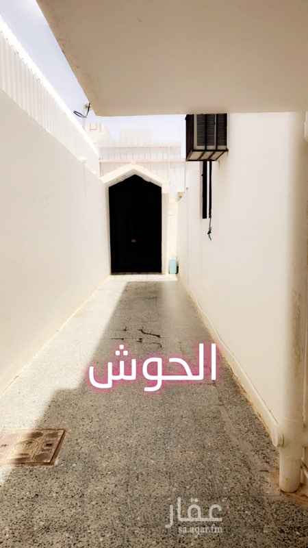 1692081 دور مكون من 4 غرف وصاله وثلاث دورات مياه
الدور الاول
الاجار 16000 في حالة الدفع على دفعتين مقدم
و 18000 في حالة الدفع الشهري بمعدل 1500 شهرياً والدفع مقدم
مدخل مشترك مع الدور الثاني