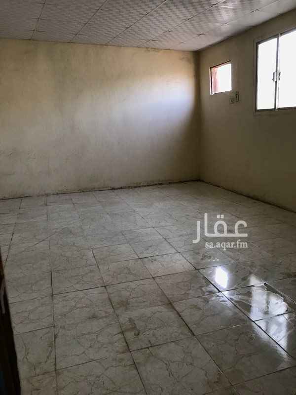 1617663 شقة للايجار بالجامعة (سكن عزاب او عمال)
غرفتين كبيرة
غرفة صغيرة
حمام
مطبخ
٦٠٠ريال شهري
بالقرب من مسجد الامام الذهبي
من يرغب فالايجار ارجو التواصل على رقم الجوال
تتوفر مواقف