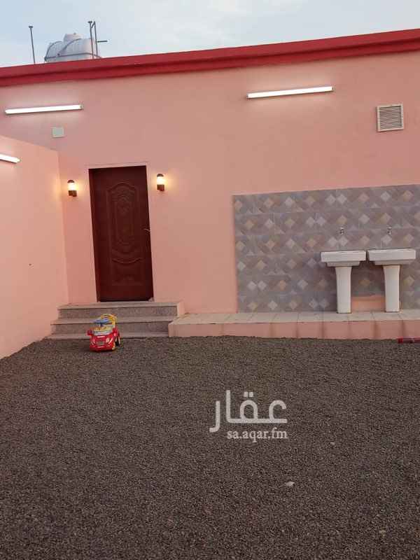 1468020 استراحه في الغزيات مخطط البشور مجهزه شبه جديده قليلة الاستخدام على شارعين ١٥/٢٠ عباره عن قسمين للرجال و النساء توجد جلسات خارجيه و غرف داخليه و مطبخ و دورتين مياه اكرمكم الله و مغاسل خارجيه و داخليه و بصك شرعي و السعر قابل للتفاوض