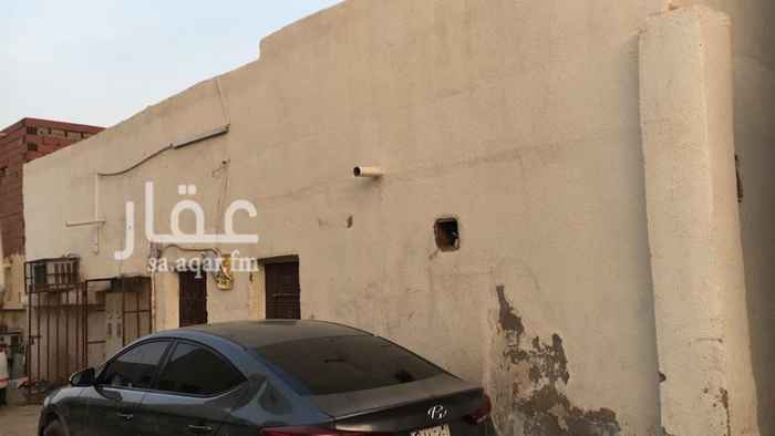1633608 مساحة ٢٨٩ بوثيقة
الواجهة شمالي وممر غربي
دور وملحق وسطح
مكون حالياً من ٥ شقق
كل شقة غرفتين او ثلاث غرف وحمام ومطبخ
مجموع الغرف ١٢ غرفة
مناسب جداً للاستشمار واصحاب الشركات والمؤسسات
قريب من شارع الثامنين وداور الهندسة