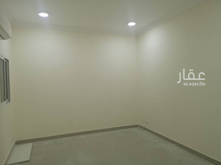 1697864 يوجد لدينا مكتب إداري للإيجار في حي الملز بين شارع الستين والأحساء وبين شارع جرير و الأربعين
يتكون من 3 غرف و صاله و مطبخ ودورتين مياه
المساحه التقريبيه 120م
يوجد مكيفات اسبليت
المكتب مرخص
المبى جديد ويوجد حارس يهتم بالنظافه اليوميه
قيمه الإيجار ريال38000