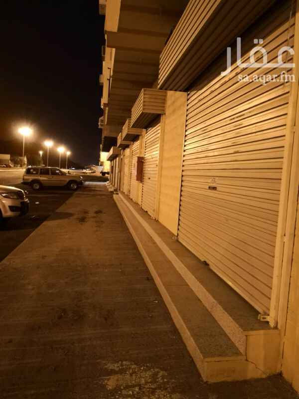 1378813 أربع محلات تجارية بمساحة اجمالية١٥٤م... على شارع٤٠شرقي للإيجاري بواقع٦٠٠٠ريال لكل محل... قابل للتفاوض... جوال صاحب المحلات للاتصال فقط ٠٥٤٤٣٩٠٧٦١ أبوسلطان