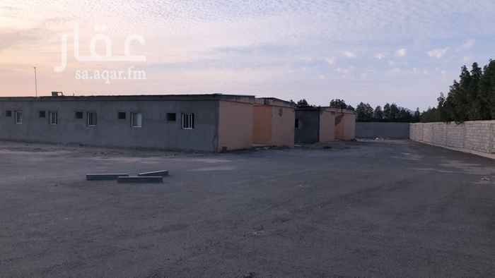 1569376 حوش مسور مسلح كان سكن عمال شركة بن لادن تقريبا 150 غرفة مع المنافع الايجار السنوي ١٥٠ الف قابل للتفاوض بعد الوقوف علي الموقع