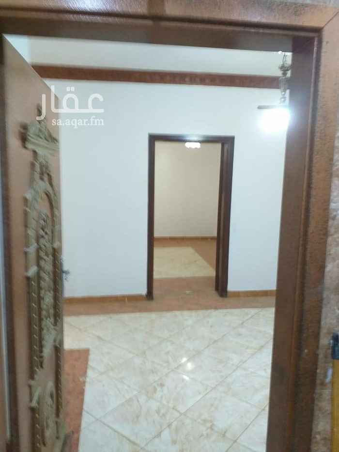 1537182 شقه عوايل للايجار مدخل خاص
شارع الامير سعود الكبير
غرفة وصالة وحمام ومطبخ مستقل
مكيفات راكبه ومطبخ راكب
العقار مجدد بالكامل موقع ممتاز
قريب من الحمراء مول
جميع الخدمات حول العقار