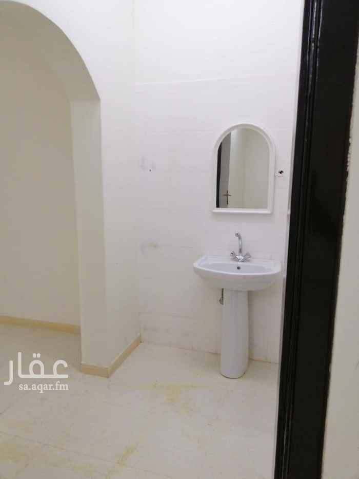 1641723 شقه عوايل للايجار بحي اشبليا
شارع بحر العرب
مكونه من غرفتين وصاله ومطبخ مستقل
ودورت مياه مكيفات اسبلت جديده ومطبخ راكب
جميع الخدمات حول العقار