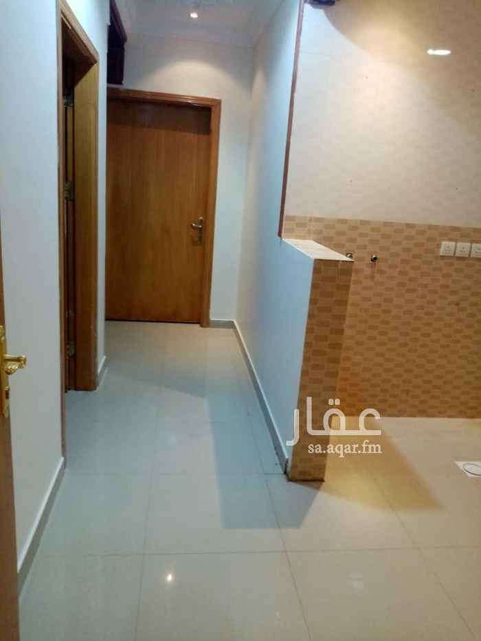 1642001 شقه عوايل للايجار بحي الحمراء
شارع المصانع
مكونه من غرف وصاله ومطبخ ودورت مكيفات اسبلت جديده ومطبخ راكب
جميع الخدمات حول العقار
قريب من طريق الملك عبدالله