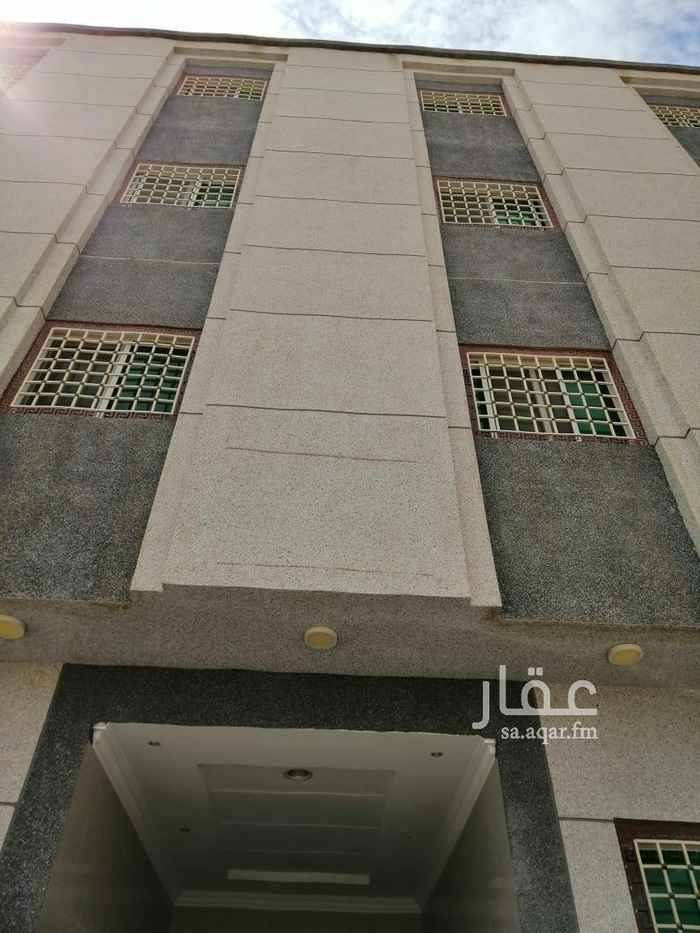 1649239 شقه عوايل للايجار بحي اليرموك
مكونه من غرفتين وصاله ومطبخ مستقل
ودورت مياه مكيفات راكبه ومطبخ راكب
جميع الخدمات حول العقار