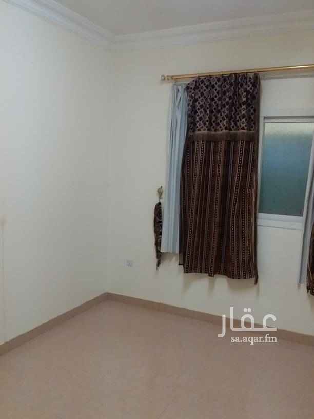 1693297 شقه عوايل للايجار بحي الحمراء
شارع البحار
مكونه من غرفتين وصاله ومطبخ مستقل
ودورتين مياه مكيفات اسبلت جديده ومطبخ راكب
العقارمجدد بالكامل موقع ممتاز
جميع الخدمات حول العقار
يوجد مسجد بجوار العقار