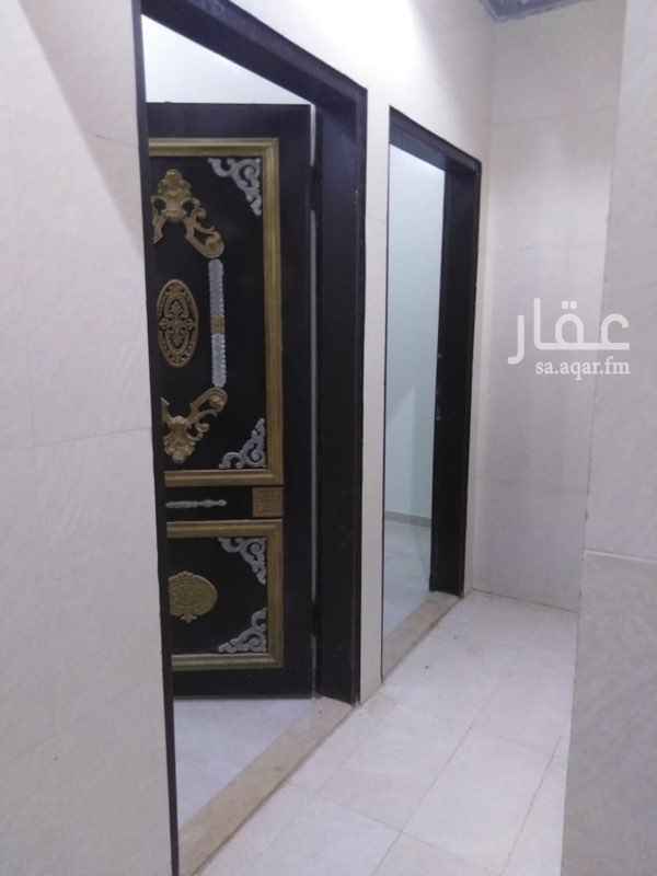1756653 ٤ - غرف ، ١ صاله ، ١ مطبخ ، ٢ دورات مياه ، عداد كهرباء مستقل ٢٠٠٠٠ سنوي او ١٧٠٠ شهري
للتواصل : 0503223972
.