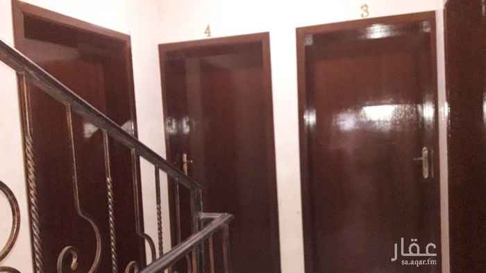 1750134 شقه للايجار بحي الجسر تتكون الشقه من غرفتين نوم ومجلس ومغلط وصاله ومطبخ وحمامين الشقه في الدور الاول مدخلين السعر المطلوب ٢٢ الف ريال