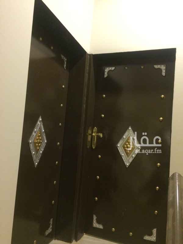 1668014 للايجار شقه مدخلين جديدة بالجبيلة دور اول تتكون من مجلس ودورتين مياه وصاله ومطبخ وغرفتين نوم
مع عداد كهرباء مستقل
الايجار الشهري١٣٠٠