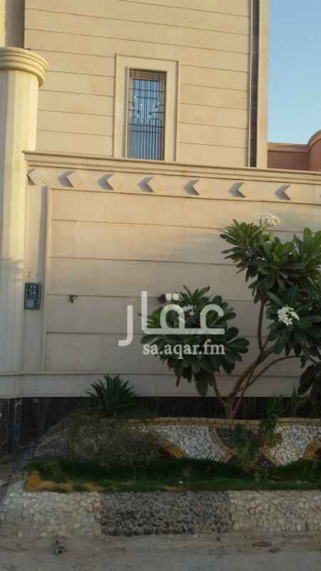 1180200 البيع فيلا حي الياسمين مربع 17 شمالي شارع 20م الفيلا درج في صاله مع 4 شقق استخدام 4 سنوات تحت استقبال مجلس رجالي مقلط وصاله مجلس نساء مطبخ مدخل سياره غرفه سواق غرفة شغاله مع غرفة غسيل فوق 6غرفه نوم مع مطبخ صغير مفتوح فى الصاله الشقق كل شقه مدخلين مجلس مقلط وصاله وغرفتين نوم مع مصعد الشقق